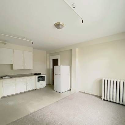 Studio Available now at Ivanhoe Apartments! - Photo 1