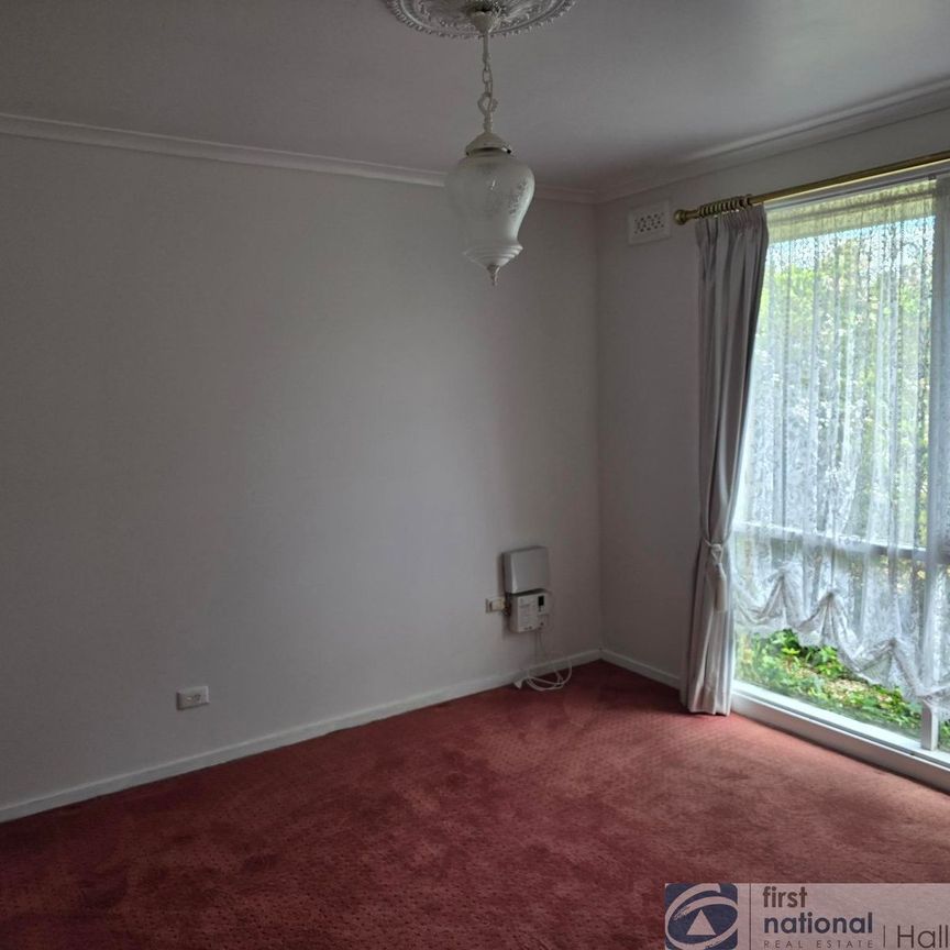 39 Evelyne Avenue, Cranbourne - Photo 1