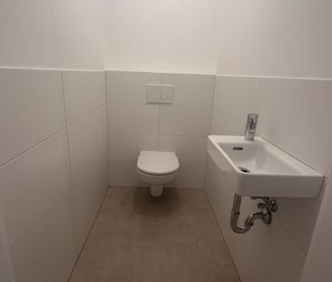 Moderne 3-Zimmer Wohnung mit Loggia, TG-Parkplatz und hochwertiger ... - Photo 2