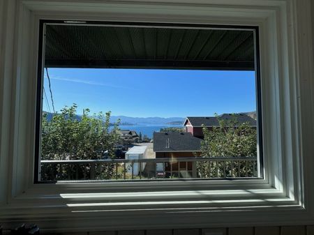 Furnished 3 bedroom upper suite, with views! Fixed-term lease until May.31, 2025 - Photo 4