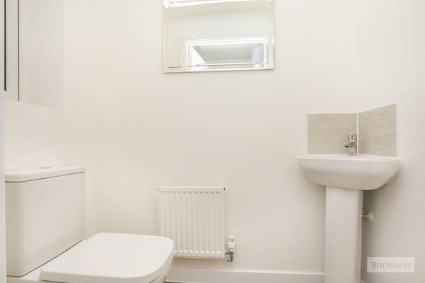 Vitellius Close - Photo 1