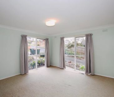 3 Bed, 1 Bath - Photo 2