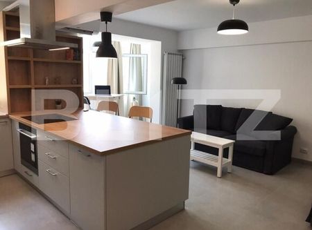 Apartament 2 camere în centrul istoric - mobilat, utilat, parcare privată - Photo 2