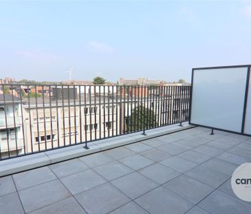 GESCHILDERDE PENTHOUSE IN HARTJE HASSELT MET 1 SLK + 2 TERRASSEN & ... - Photo 1