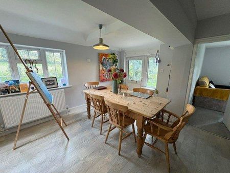 2 bedroom end of terrace house to rent - Photo 3