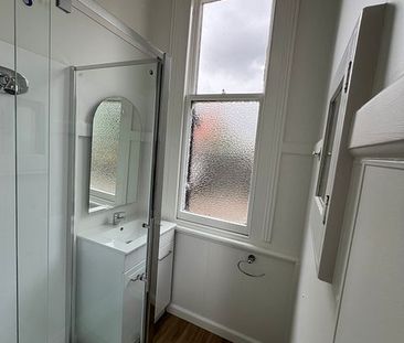 Recently renovated One Bedroom Unit - Photo 5