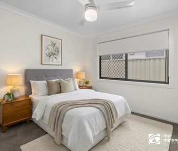 FANTASTIC CLEVELAND LOCATION - 4 BEDROOMS PLUS STUDY - Photo 5