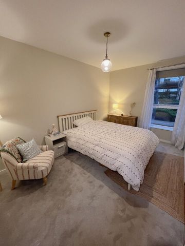 2 Bed Flat, Holyrood, EH8 - Photo 4