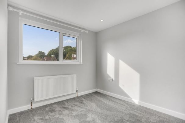 4 bedroom semi-detached house to rent - Photo 1