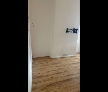 4 Bed Terraced House, Milton Road, LU1 - Photo 3
