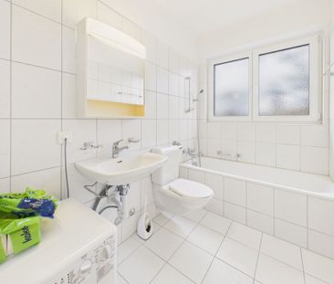 Exclusive 3.5-room apartment with balcony in the sought-after regio... - Photo 5