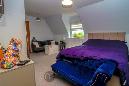 2 bedroom semi-detached house to rent - Photo 5
