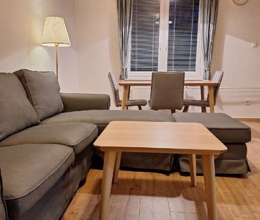 Na prenájom svetlý, kompletne zariadený 3-izbový byt s rozlohou 75 m2 – Fotografia 1