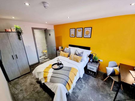 Choose your vibe from 6 incredible suites in this stunning new house share. 😎 Room 6 - Photo 5