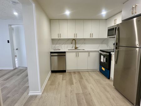 For Lease - 52 Landfair Crescent Unit# Lower Level - WalkOut, Toronto, Ontario - Photo 3