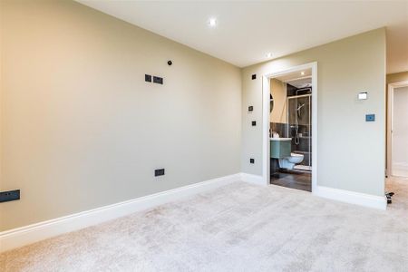 5 bedroom detached house to rent - Photo 5