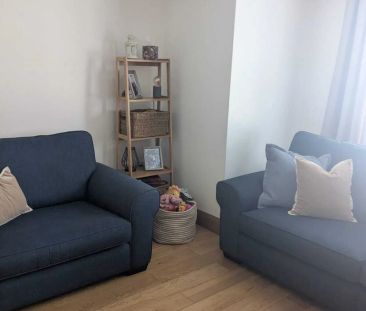 27 Barr Crescent - Photo 2