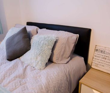 Dumbarton Close Middle Floor Back Bedroom - Photo 3