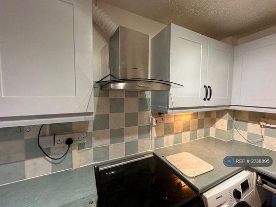 3 bedroom terraced house to rent - Photo 1