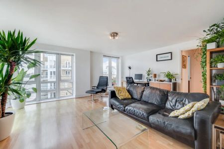 1 bedroom flat in London - Photo 3