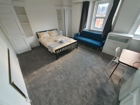 Long View, Bournemouth, BH1 - Photo 2