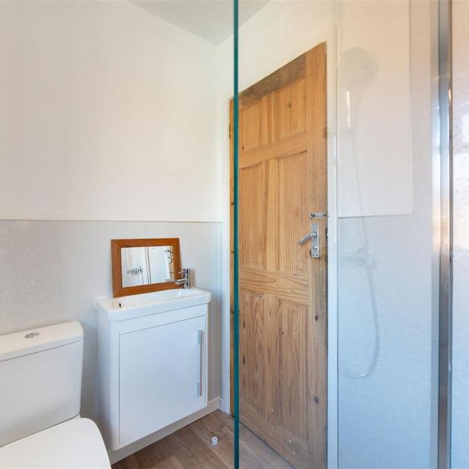 4 bedroom maisonette to rent - Photo 1