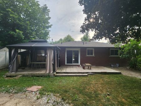 For Lease - 33 Renwick Avenue, Cambridge, Ontario - Photo 3