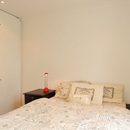 1 Bed Flat, Stoke Newington Common, N16 - Photo 1