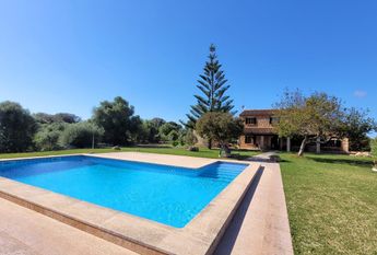 1188 Passeig Federico García Lorca, Manacor, Balearic Islands 07680