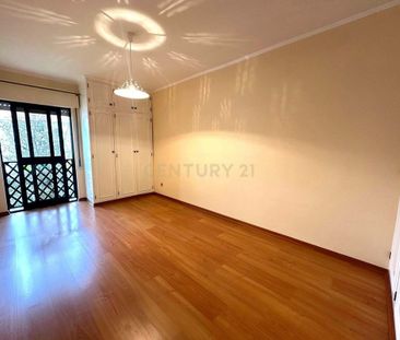 Cascais e Estoril, Lisbon - Photo 4