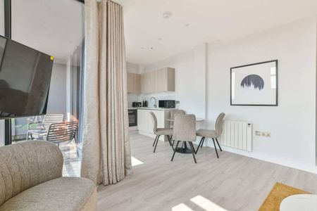 2 bedroom flat to rent - Photo 2