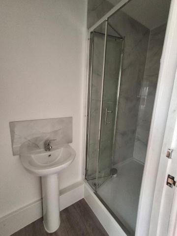 4 bedroom bungalow to rent - Photo 4