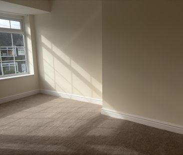 3 bedroom mews to rent - Photo 2