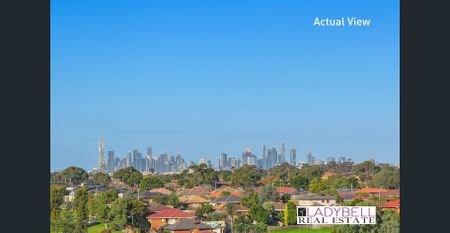 Multi-level with sensational city views - Photo 2