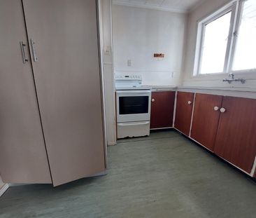 Close to motorway access and local facilities - Photo 6