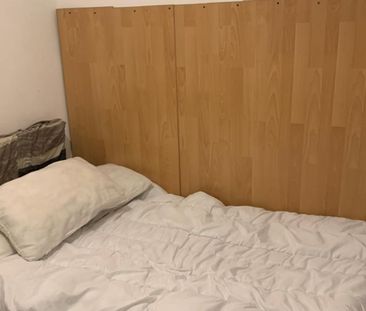 1 Bed Flat, Meads Lane, IG3 - Photo 1