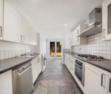 3 bedroom semi-detached house to rent - Photo 5