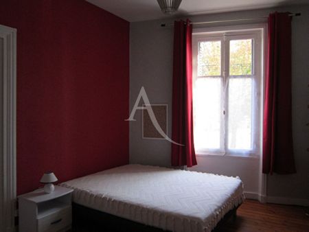 Location Appartement 2 pièces 42m² FONTENAY LE COMTE 85200 - Photo 4