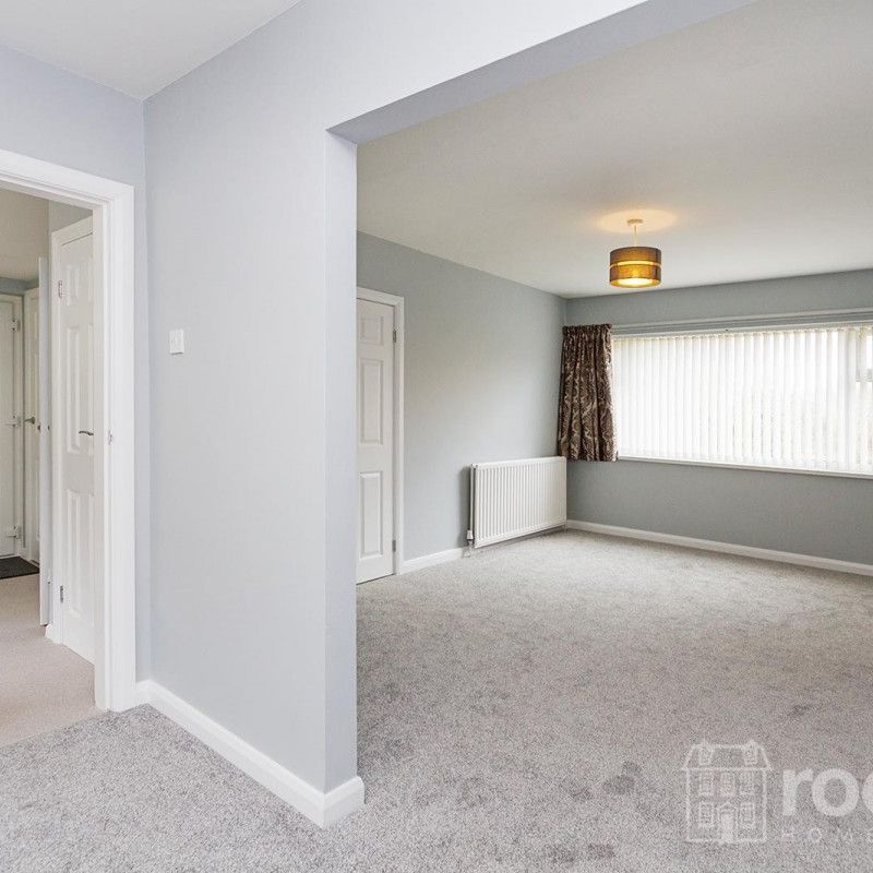 Cambridge Drive, , Newcastle-under-Lyme, ST5 - Photo 1