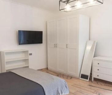 Via del Casale Sansoni, Rome, Lazio 00135 - Photo 6