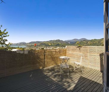 Stylish living with stunning views - Photo 1