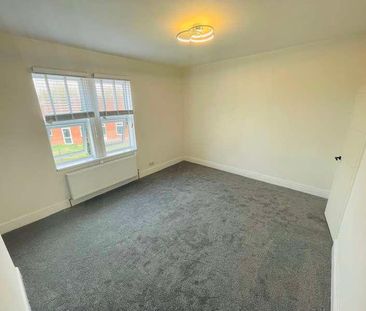 Top Floor Flat, Austerfield Avenue, Doncaster, DN5 - Photo 3