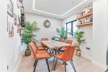 3 bedroom flat to rent - Photo 4