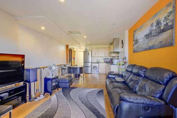 Vermeer Court, Docklands, E14 - Photo 1