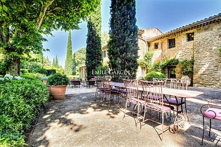 Mas à louer à Lauris dans le village, au coeur du Sud Luberon - Photo 2