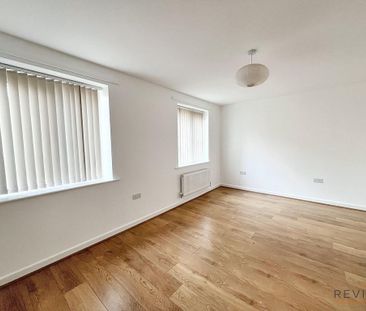 4 bedroom detached house to rent - Photo 3