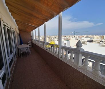 4 BEDROOM PENTHOUSE FOR RENT WITH SEA VIEWS IN THE CENTER OF TORREV... - Photo 1