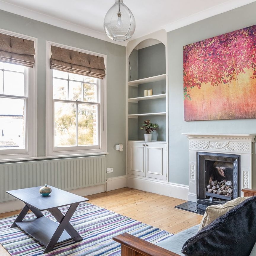 2 Bed Flat, Queenstown Road, SW8 - Photo 1