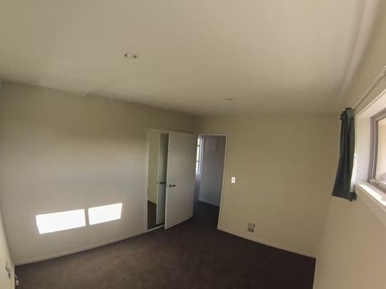 Modern 2 Bedroom Unit - Photo 1