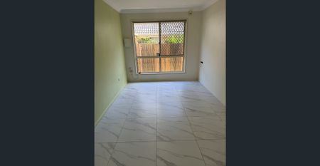 Spacious Home - Photo 3